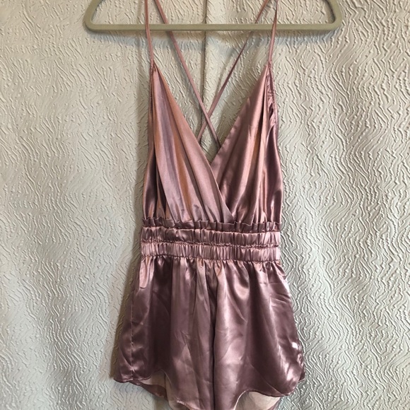Rose pink romper size medium no tag - Picture 2 of 3
